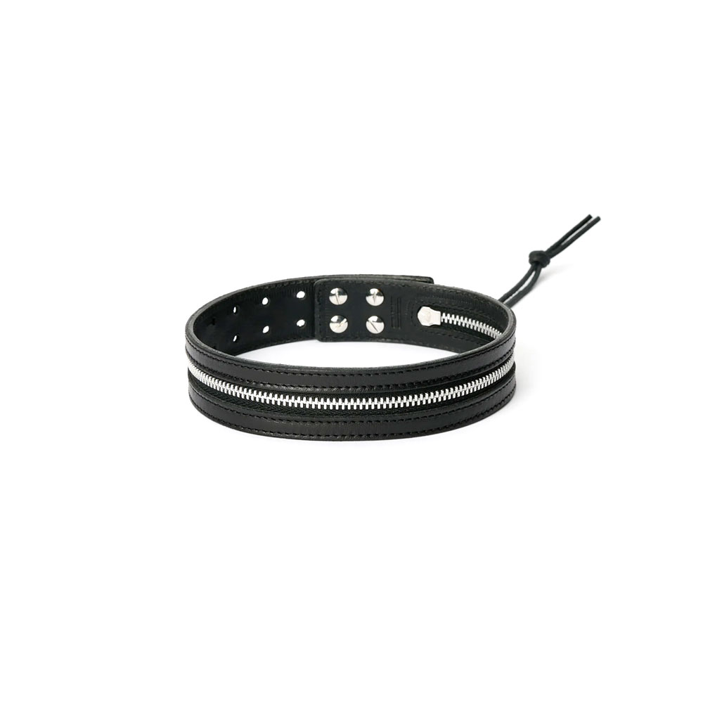 ZIPPED CHOKER MALLEABLE BLACK BULL HIDE