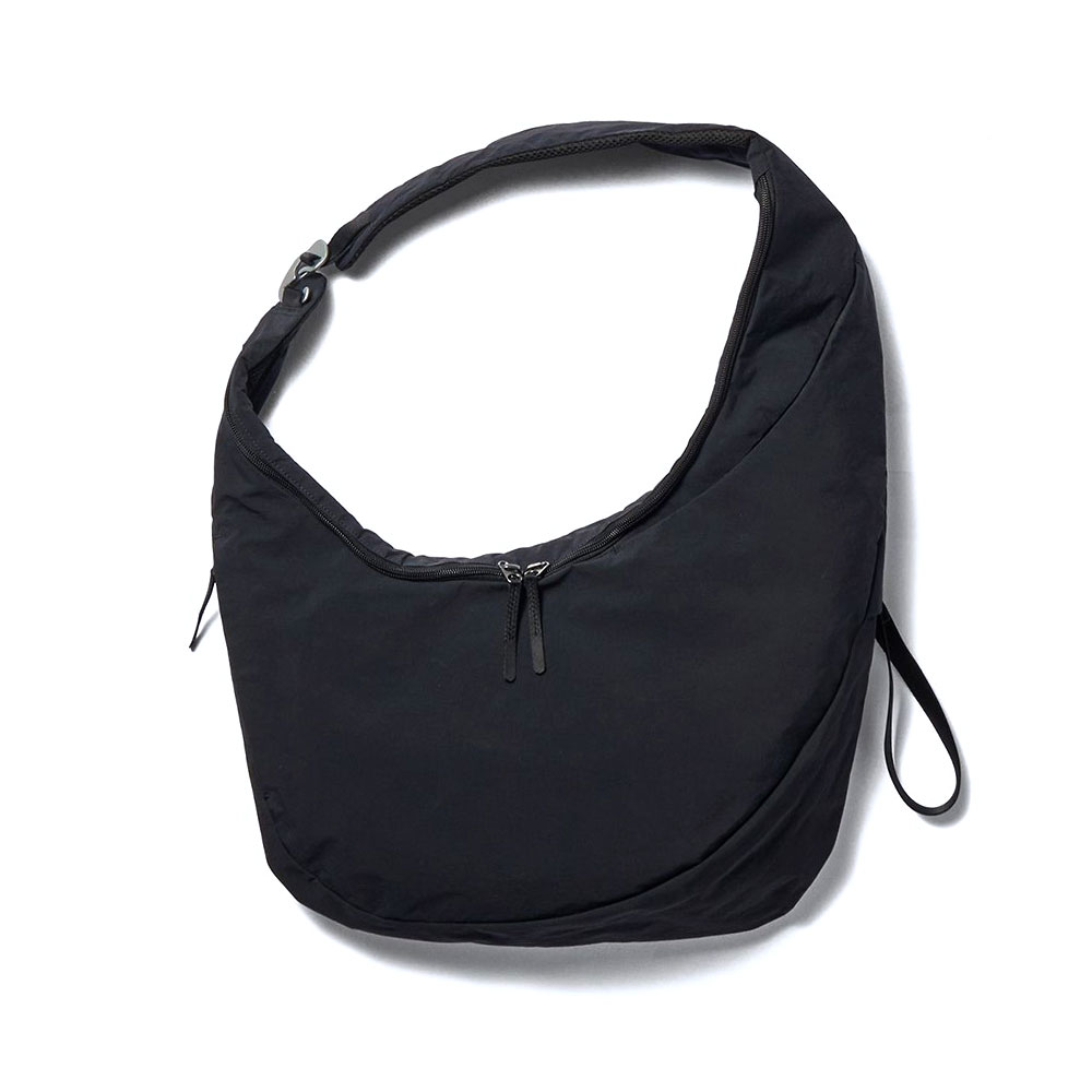 GZ95181 HELICOID SLING BAG BLACK