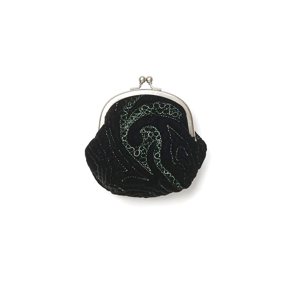 VELVET QUILT SNAP POUCH BLACK/GREEN li-rb-vsp