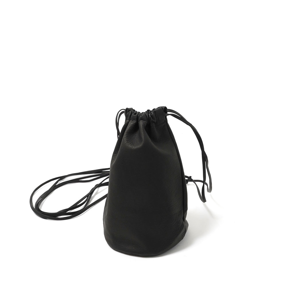 AETA LEATHER BIG ROUND STRING POUCH BLACK