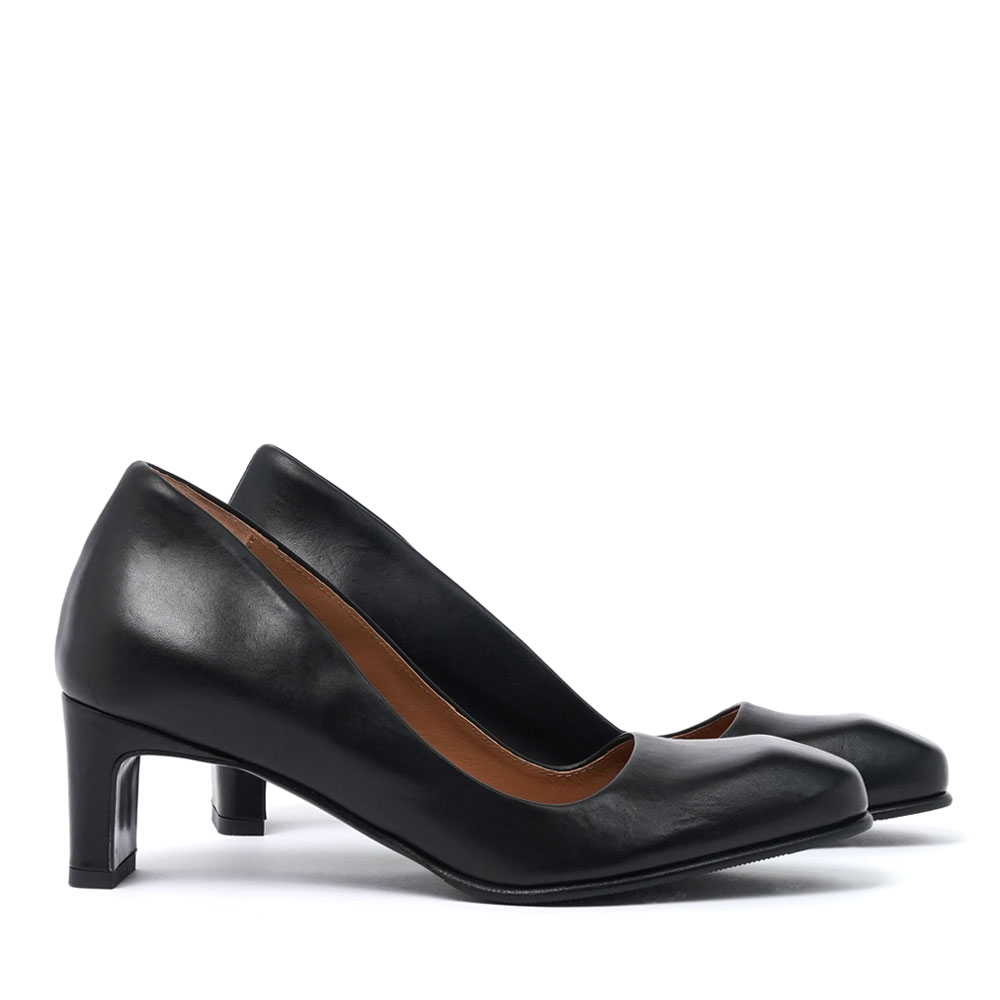 KARASU PUMP BLACK TENSILE CATTLE HIDE
